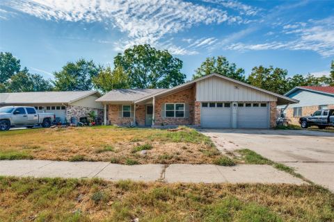 213 W Dorris Drive, Grand Prairie