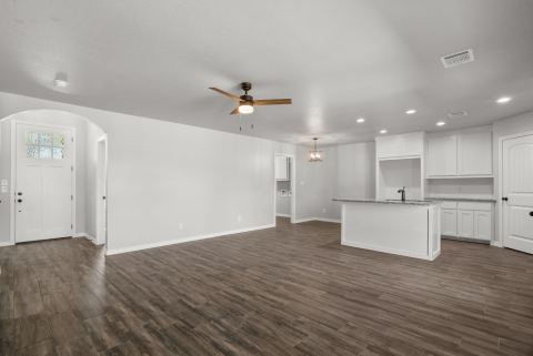 220 St Charles Drive B, Springtown, TX 76082 — photo 3
