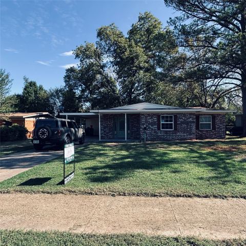 2033 Bowie Drive, Corsicana