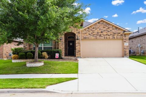 2452 Clay Creek Lane, Fort Worth