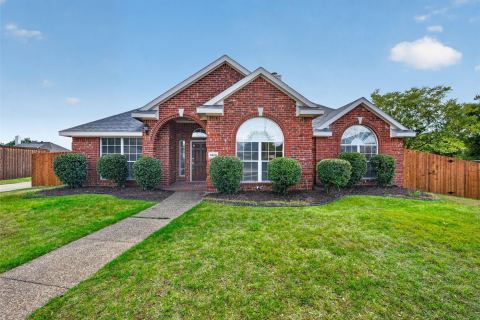 1429 Macrae Court