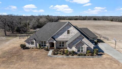 15631 Stallion Lake Boulevard, Lindale
