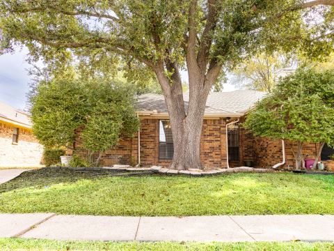 2016 Hearthside Lane, Garland