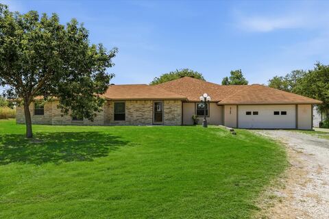 8766 Webb Road, Ponder, TX 76259 — photo 2