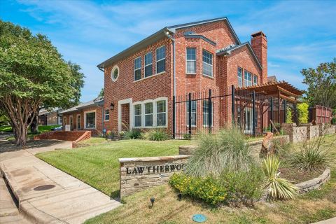 2702 Lawtherwood Court, Dallas