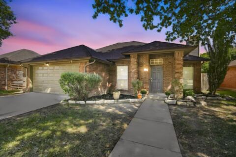 806 Oak Drive, Ennis, TX 75119 — photo 2