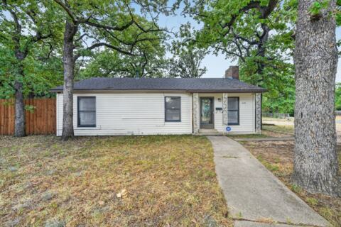 1629 Robinwood Drive, Fort Worth