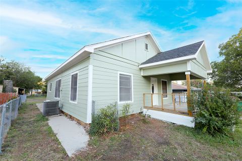 507 Orchard Street, Bowie, TX 76230 — photo 2