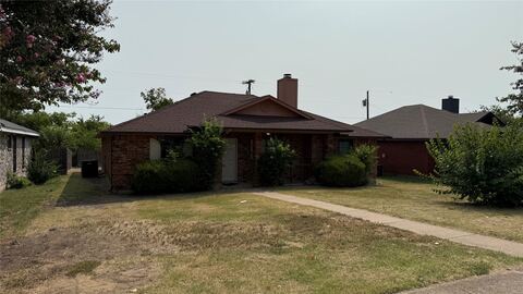 853 W Wintergreen Road, Lancaster, TX 75134 — photo 2