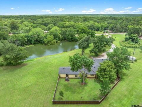 1203 N Spring Street, Grand Saline