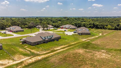 109 N Park Ct, Springtown, TX 76082 — photo 2
