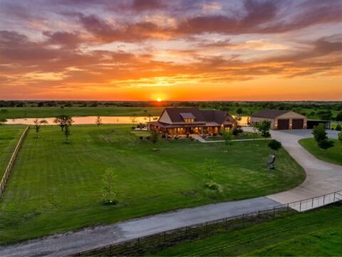 501 Alsdorf Road, Ennis