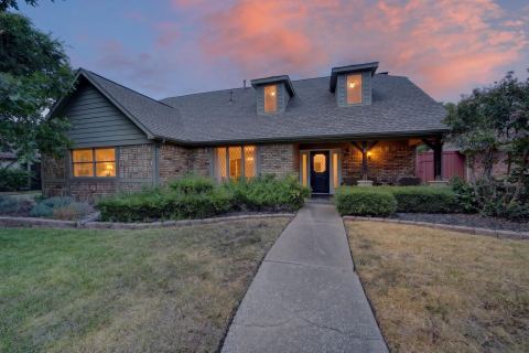 2121 Mcdaniel Circle