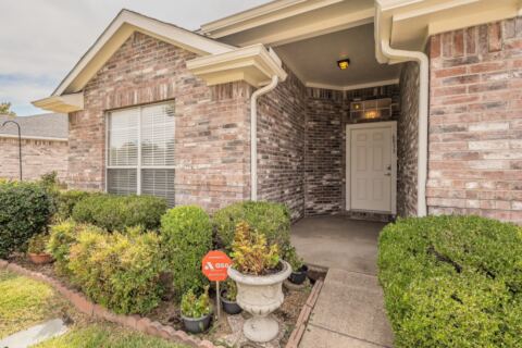 6833 Bluff View Drive, Watauga, TX 76137 — photo 2