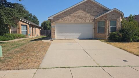 2129 Charmion Lane, Fort Worth
