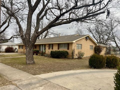 615 N Patrick Street, Dublin, TX 76446 — photo 2