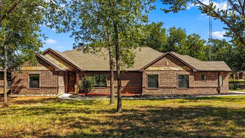 1389 County Road 3591, Paradise, TX 76073 — photo 2