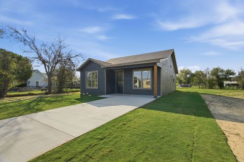 414 E Belknap Street, Jacksboro, TX 76458 — photo 2