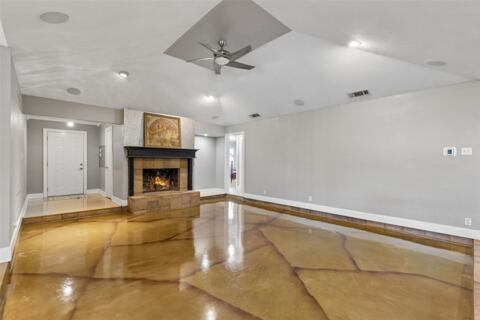 5945 Diamond Oaks Drive S, Haltom City, TX 76117 — photo 2