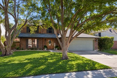 2728 Silver Maple Court