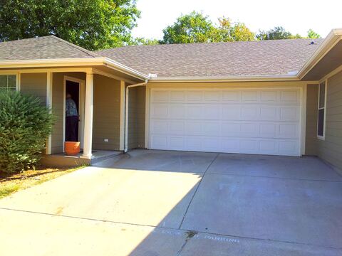 208 N Val Verde Circle A, Keene, TX 76059 — photo 2