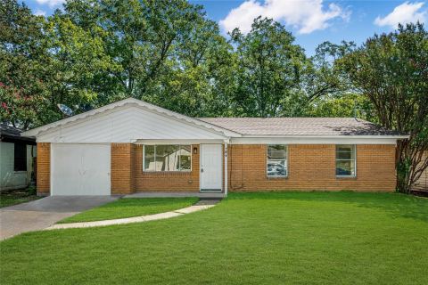 204 S Lillis Lane, Denison