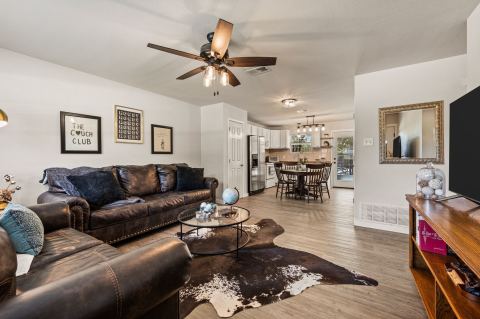 110 Shady Springs Drive, Runaway Bay, TX 76426 — photo 3