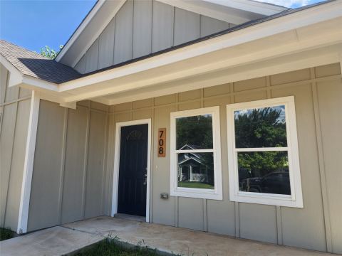 708 Elba Street, Bowie, TX 76230 — photo 2