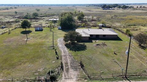 1393 NE County Road 2120 Road NE, Powell, TX 75153 — photo 3
