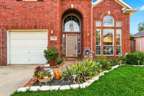 1706 Sunflower Drive, Corinth, TX 76210 — photo 2