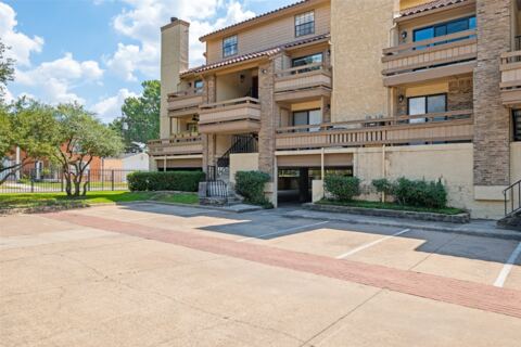7640 W Greenway Boulevard 8K, Dallas