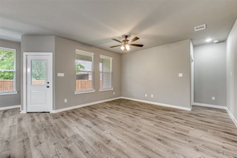 706 Turner Street, Wolfe City, TX 75496 — photo 3