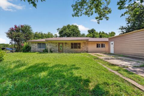 387 Avenue D, Point