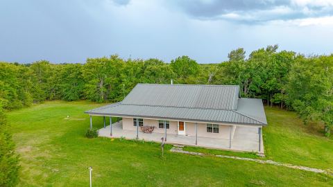 9982 County Road 4200, Kerens