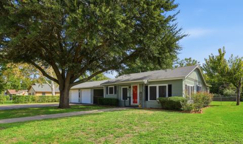 447 Bales Street, Cleburne