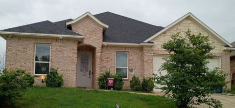 2806 Hackberry Drive, Ennis