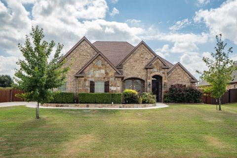 1325 Bluff Springs Drive, Fort Worth