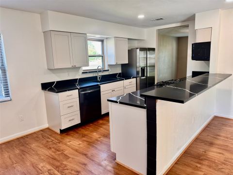 1710 Cresthaven Drive, Pantego, TX 76013 — photo 2