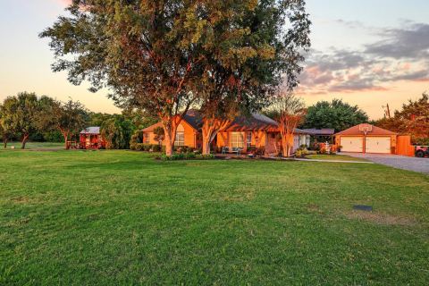 981 County Road 4918, Trenton