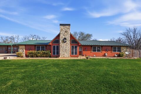 5355 Hoehn Road, Sanger