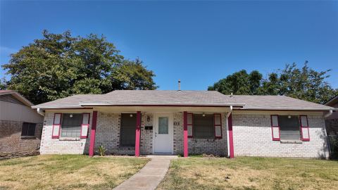 813 Waikiki Drive, Garland