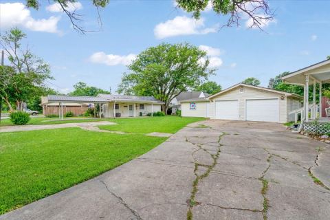 704 E Main Street, Honey Grove, TX 75446 — photo 3