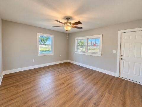 401 N Frontage Road, Valley View, TX 76272 — photo 3
