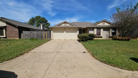 1221 Nicole Way, Fort Worth