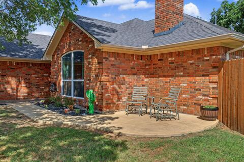 202 Daniel Court, Collinsville, TX 76233 — photo 3