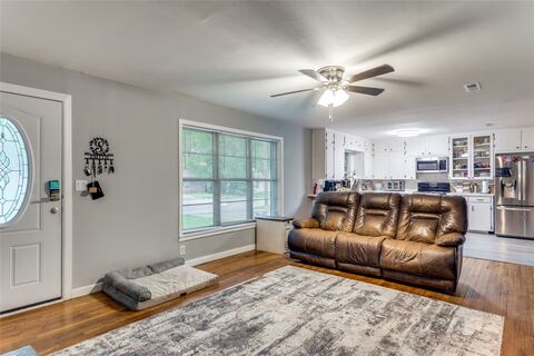 501 Lindsey Street, Bowie, TX 76230 — photo 3