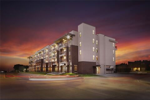 108 N US 377 405, Roanoke