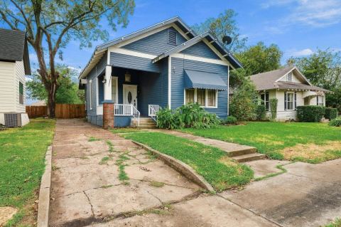 806 W Gandy Street, Denison