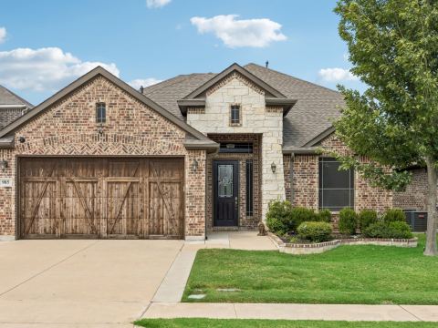 985 E Villas Court