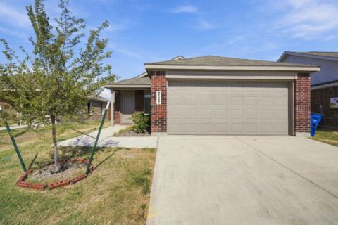 2052 Shady Oaks Drive, Ennis, TX 75119 — photo 2